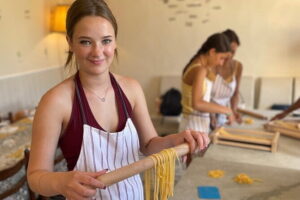 3- Cooking Making Spaghetti & Lasagna - Finding the Meeting Point: Piazza del Carmine and Staying Oriented