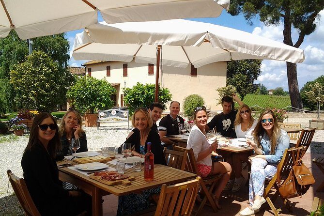 4 Wines Tasting with 2 Tuscan Cheeses & Tour at the winery - Key points before you go