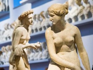 Accademia & Michelangelo's David Private Tour - Michelangelo up close: what to notice beyond the headline statue
