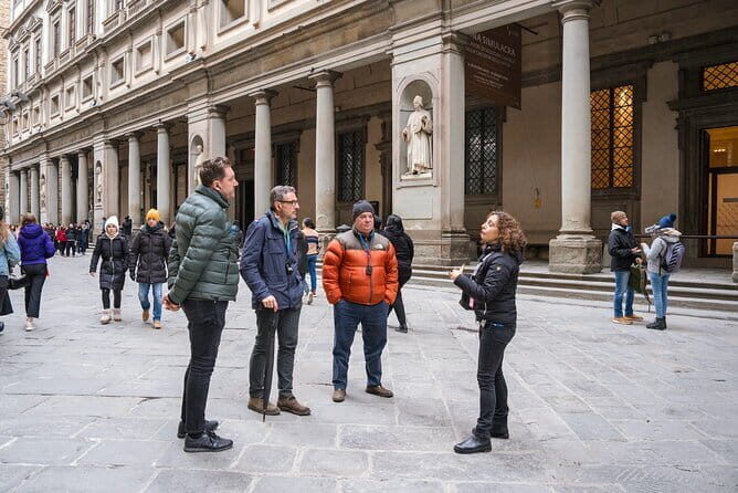 Accademia & Uffizi Combo Tour in Florence Art, History Highlights - Guide style and the radio system: hearing the story in real time