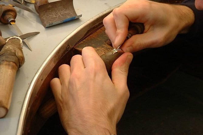 Artisan Workshops: Private Walking Tour in Florence - Meeting at Santa Croce: where your guide sets the craft tone