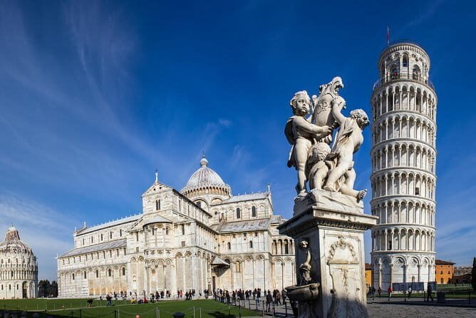 Best of Pisa, Lucca, Volterra: Small Group Tour from Florence - Getting started early: the Piazzale Montelungo plan