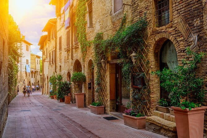 Best of Tuscany Private Tour: Siena, San Gimignano, Monteriggioni - The Guides and Drivers: Why the Experience Feels Personal