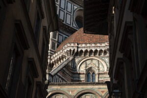 Brunelleschi's Dome Climb and Cathedral Museum Guided Tour - Where You Meet and How the Tour Moves Through the Duomo Area