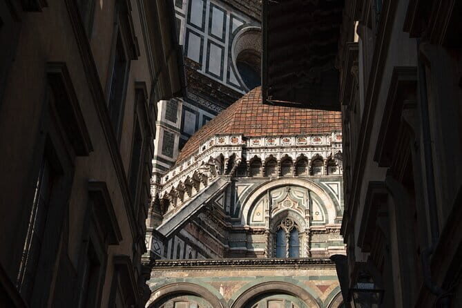Brunelleschi's Dome Climb and Cathedral Museum Guided Tour - Where You Meet and How the Tour Moves Through the Duomo Area