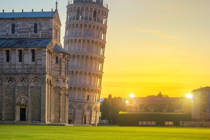 Chianti Best + Pisa, Wine and Wildlife walk, Siena, San Gimignano from Florence - San Gimignano’s Towers: A 50-Minute Time Capsule