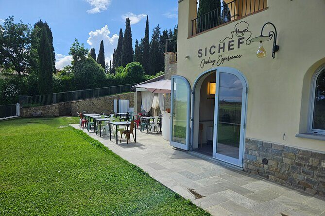 Chianti - Pizza and Tiramisu Course for Only Small Groups - English instruction and pacing: good fit for first-timers