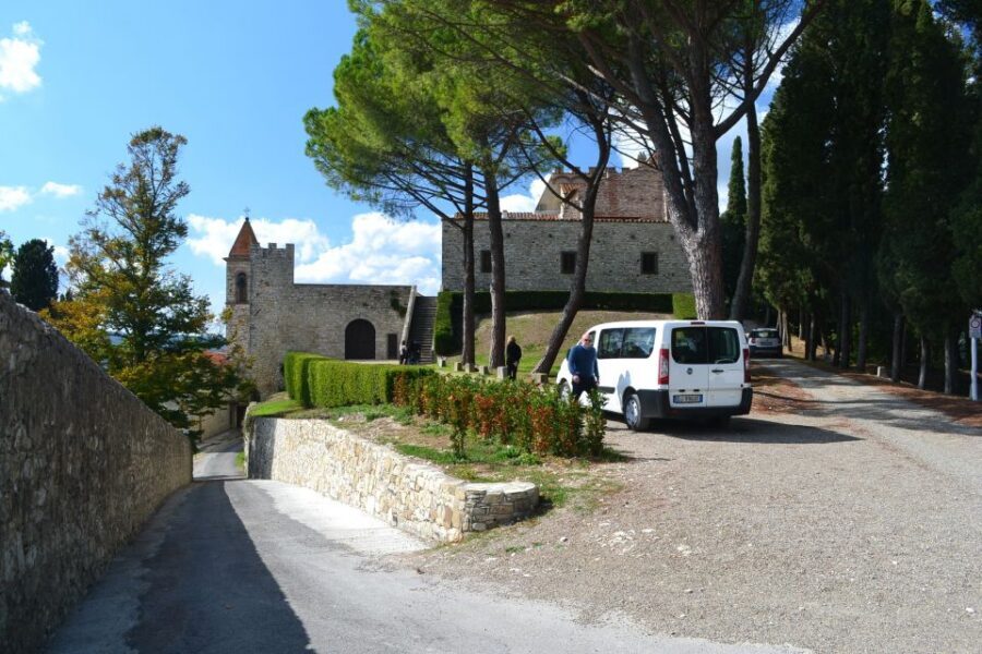 Chianti Rufina: Wine Tour in Castle & Historical Villa - Stop 2 in the Chianti hills: Montecchio or Rampolla