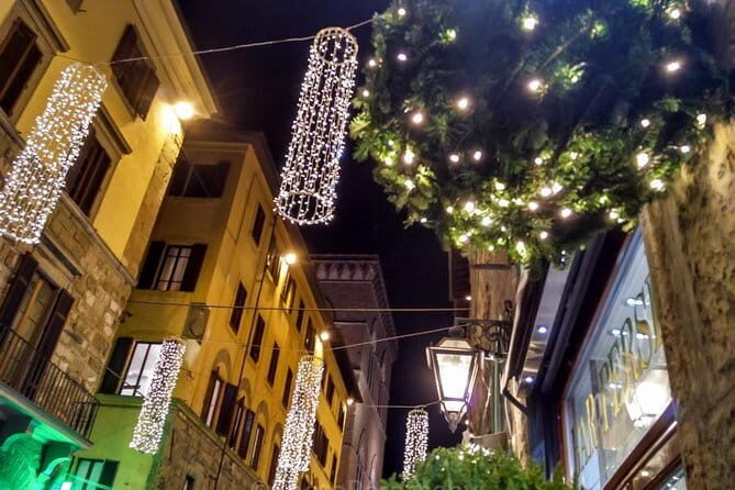 Christmas Lights Private Photo Tour in Florence - Stop 2: Ponte Vecchio for Mood, Reflections, and Strong Compositions