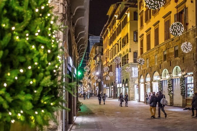 Christmas Lights Private Photo Tour in Florence - Your Private Photowalk Schedule in About 2 Hours