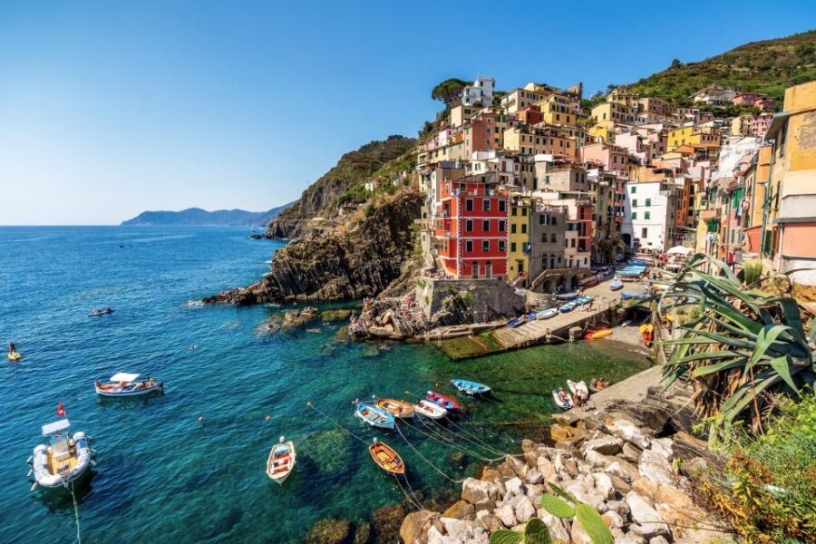 Cinque Terre: Full-Day Private Tour from Florence - Western Tuscany stops: Lucca and the Carrara marble quarries