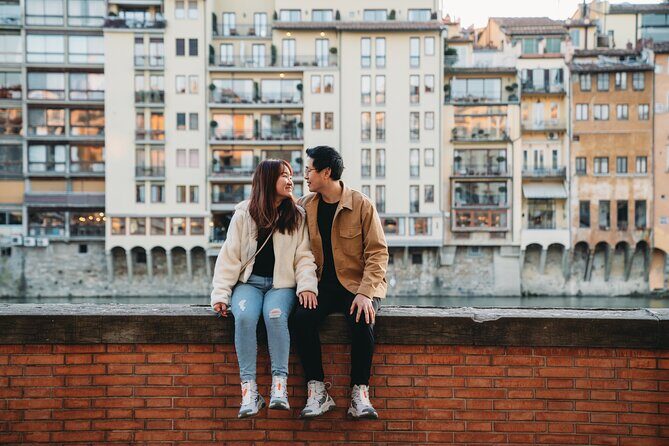 Classic Photoshoot in Florence - Where you meet: Portrait Firenze on Lungarno degli Acciaiuoli
