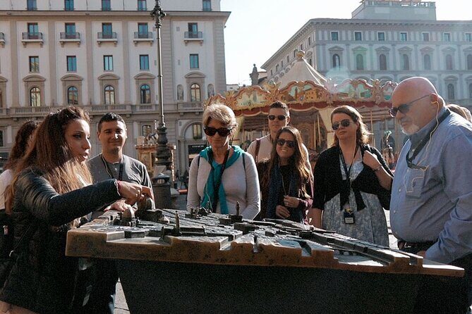 Combo Florence: Walking Tour with the the Accademia Gallery Tour - Starting at the Accademia: your first cue on pacing