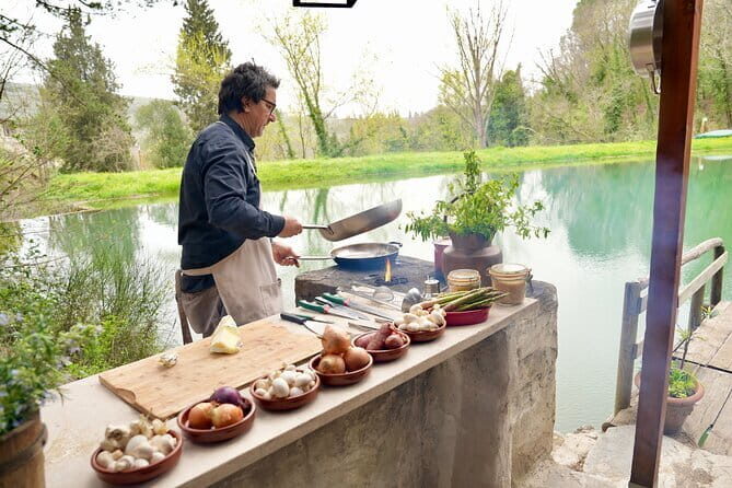 Cooking Class with Fire - How the class works at a home-style kitchen