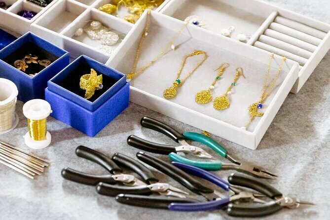 Create your own Jewellery in Florence - Location and Timing: Via dè Coverelli at 10:00 am