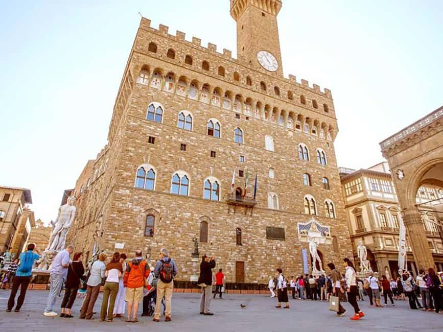 Discover Florence Walking Tour: Guided Tour - Ponte Vecchio: the historic goldsmiths bridge crossing