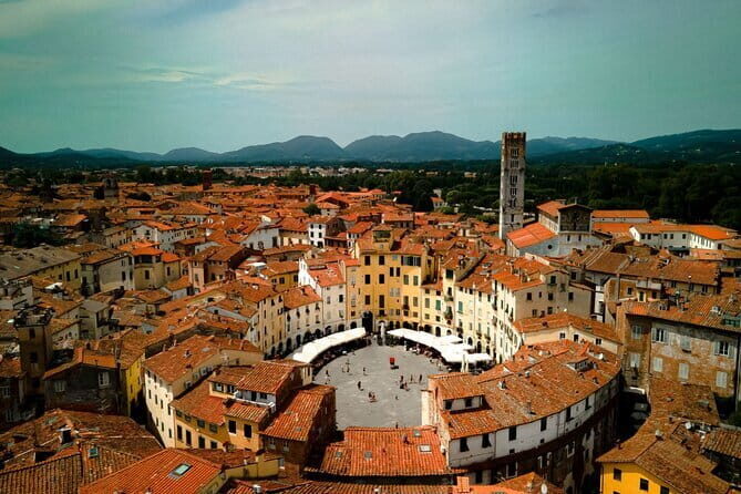 Discover Lucca and Pisa and Enjoy Buccellato Cake: Full Day Tour - Piazza dei Miracoli: a guided walk that makes the whole complex click