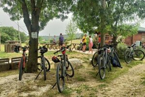 E-Bike Tour fortresses and mountains near the Free Baths of Saturnia - Getting set up in Catabbio: small details that help