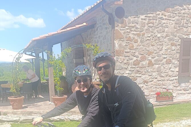 E-Bike Tour fortresses and mountains near the Free Baths of Saturnia - Tastings without turning the day into a food schedule