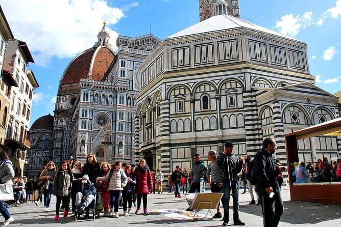 Essential Florence Walking Tour with an Expert Local Guide - Stop 8: Palazzo Strozzi, scale and Renaissance ambition