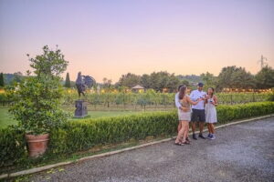 Exclusive Winery Tour with Tasting and Dinner in Chianti vineyard - Piazzale Montelungo pickup: the simple start that sets the tone