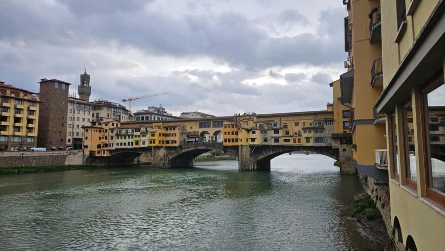 Express Florence and Medici Chapel and Michelangelo Tour - Ponte Vecchio at walking pace: the 14th-century crossing