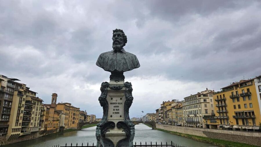 Express Florence and Medici Chapel and Michelangelo Tour - Michelangelo’s Florence story: techniques, Medici patronage, and the David effect