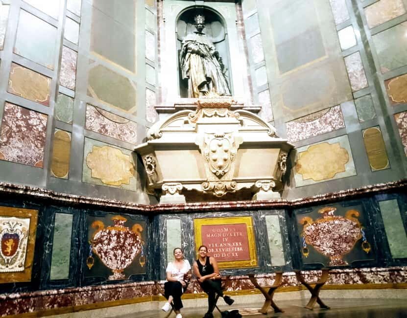 Express Florence and Medici Chapel and Michelangelo Tour - Orsanmichele, Piazza Repubblica, and the streets that connect the big sights