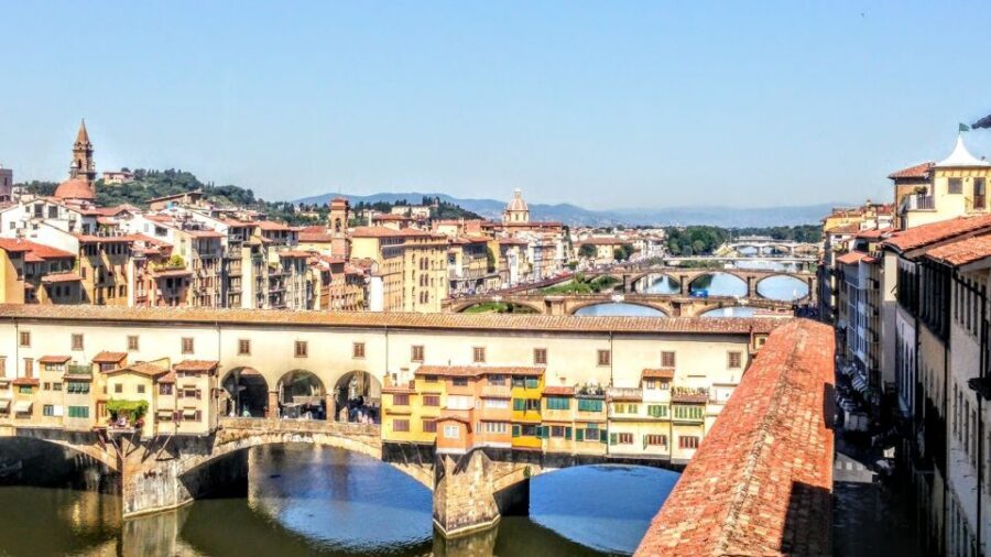 Florence: 2-Hour The Secrets of the City Walking Tour - Starting in Florence: the Apple Store meet-up and Via del Trebbio 8/r