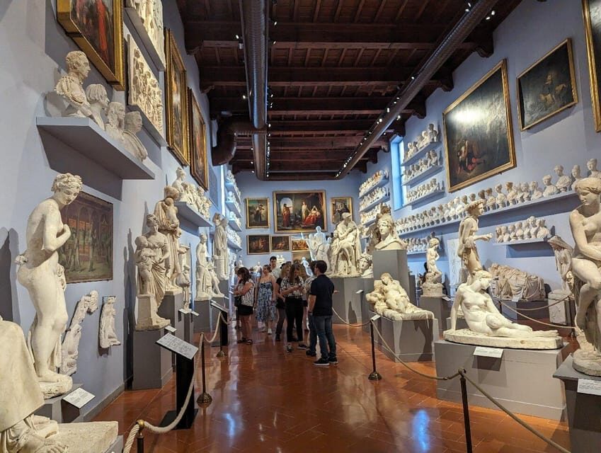 Florence: Accademia Gallery Guided Tour - Seeing David with a guide: the photo moment that lands