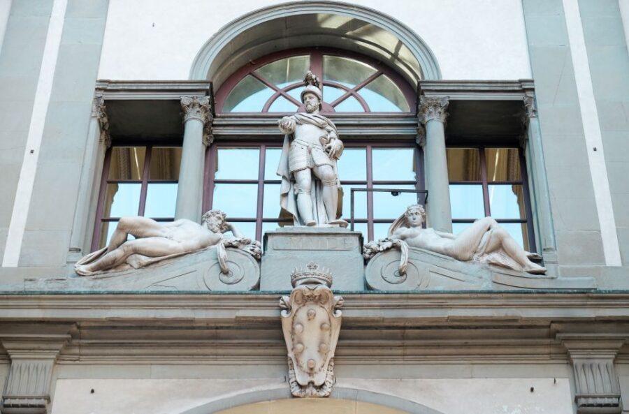 Florence: Accademia, Uffizi, and City Center Walking Tour - Walking Between Museums: Florentine Stories on the Streets