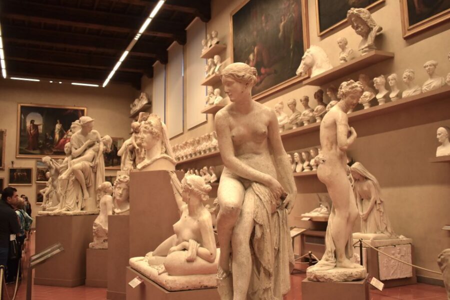 Florence: Accademia, Uffizi, and Duomo Guided Tour - Dress Code and Bags: The Duomo Gatekeepers