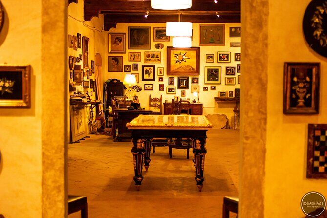 Florence Artisan tour - Stop 3 at Scuola del Cuoio S.r.l.: Leather With a Ticket Included