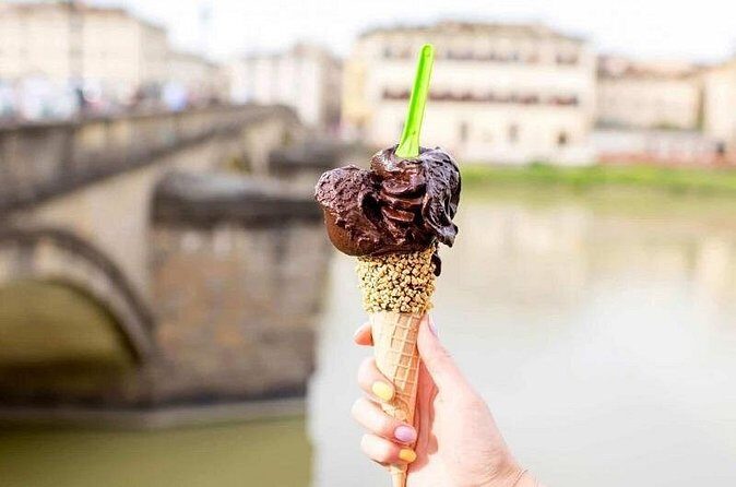 Florence Artisan tour - Stop 4 in Florence Historic Center: A Guided Stitch Back to the City