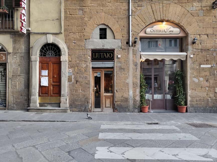Florence: Artisanal Crafts and Workshops Guided Tour - Getting set up: Piazza Repubblica to workshop time