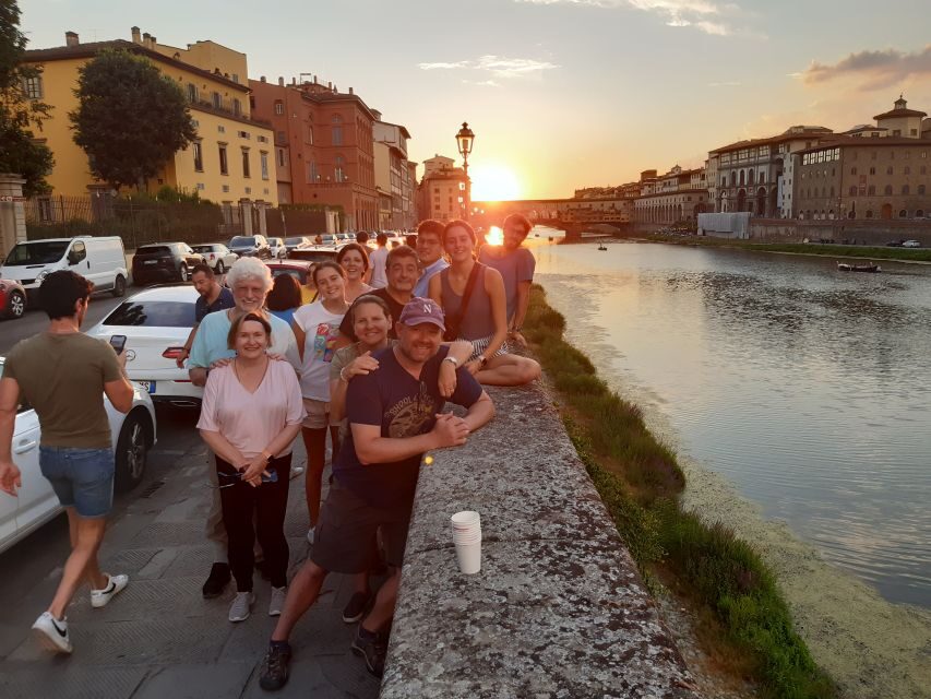 Florence at Night Bike Tour with Wine and Aperitivo Picnic - Why Florence at night looks and feels different