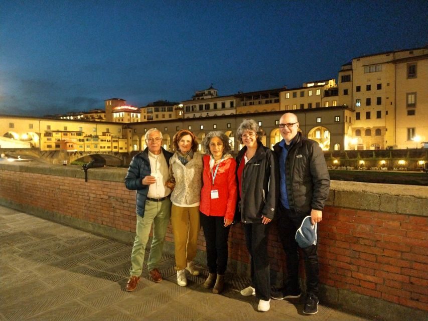 Florence at Night Bike Tour with Wine and Aperitivo Picnic - San Niccolò and its tower gate: where the ride turns into a story