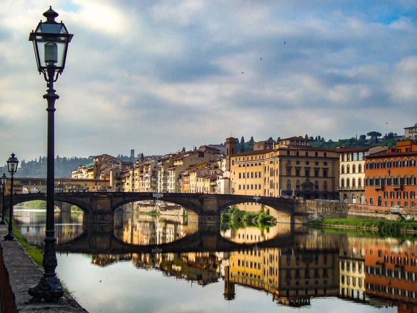 Florence: Audio Guided Walking Tour led by Tour Leader - Piazza del Duomo: seeing the center as a living stage