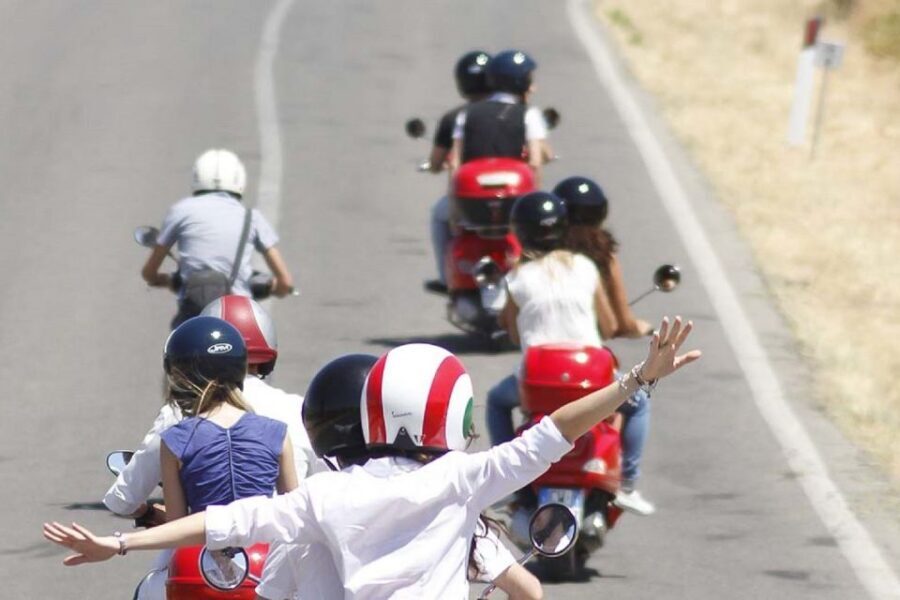 Florence/Badesse: Tuscany Group Vespa Tour with Wine Tasting - Why a Vespa Through Chianti Hills Feels Different