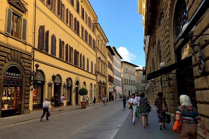 Florence: Best Of - with Tour Leader & Multilingual Audio Guide - Stop-by-stop route: Uffizi square to Ponte Vecchio