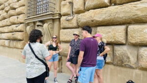 Florence: Boboli Gardens Guided Tour - Meeting at Palazzo Pitti and getting oriented fast