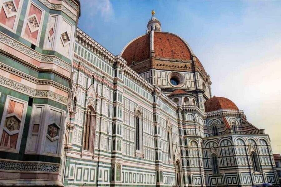 Florence: Brunelleschi's Dome climb Tour - Meeting your art historian at the Lindt stop