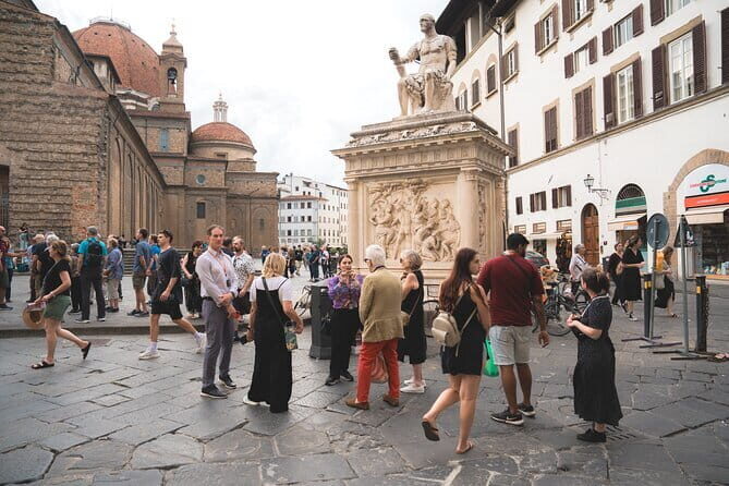 Florence by Foot : Discover the Heart of the Renaissance - Ponte Vecchio: the walk that turns the river into a landmark lesson
