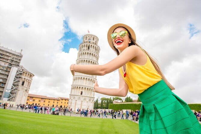 Florence by golf Cart Piazzale Michelangelo - Piazza Santa Croce and the Duomo Core: Big Squares, Fast Context
