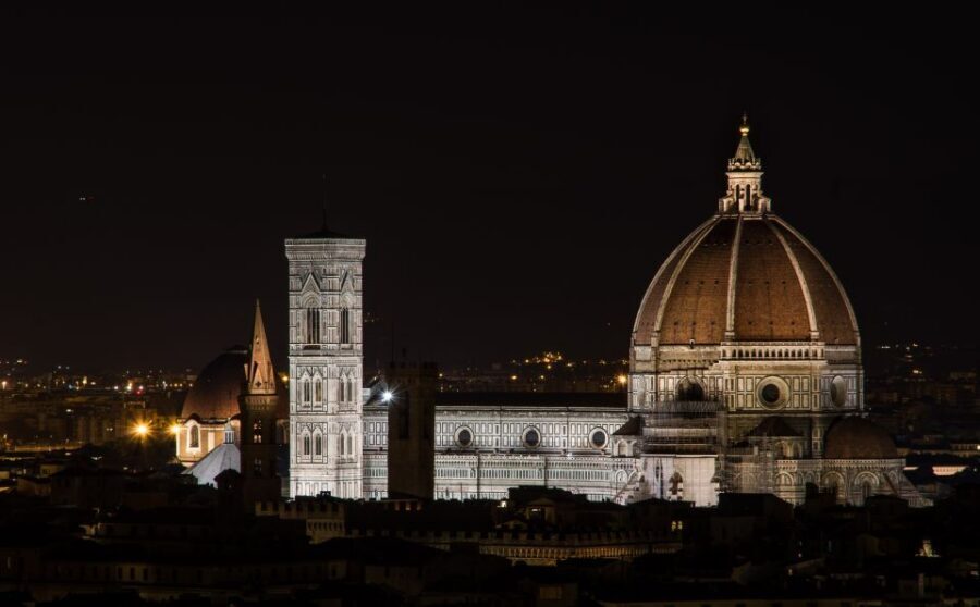 Florence by Night: 2-Hour Walking Tour - Pace, shoes, and practical comfort for a night walk