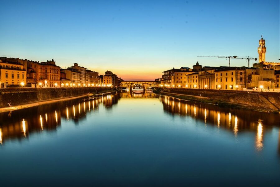 Florence by Night: 2-Hour Walking Tour - Piazza della Signoria and the Uffizi area: power politics without the daytime crowd