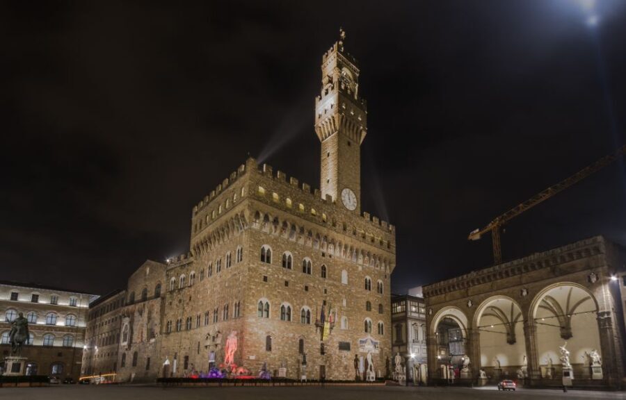 Florence by Night: 2-Hour Walking Tour - Guide quality: why names like Marie, Stefy, and Valeria matter