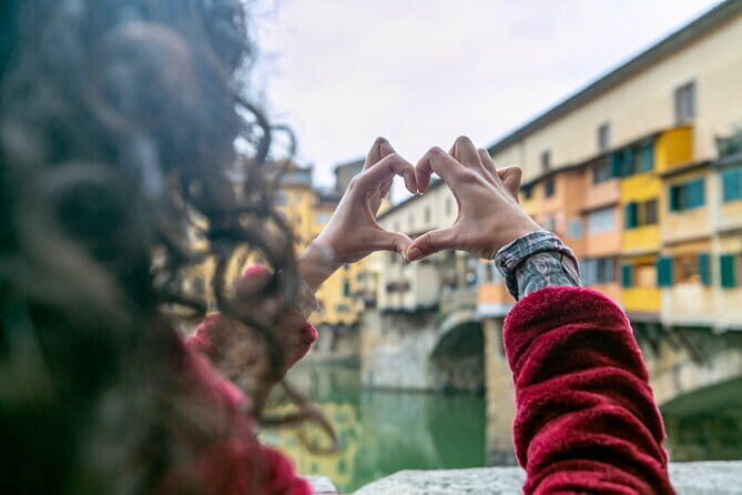 Florence by Night Guided Walking Tour:Duomo Old Bridge & All Must-See Highlights - Key highlights you’ll feel right away