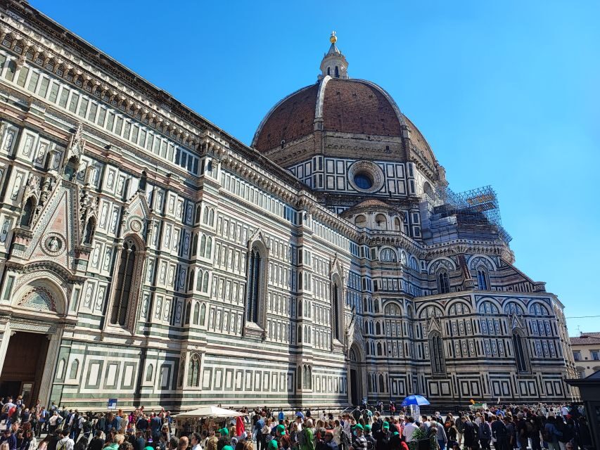 Florence: City Center, Accademia and Uffizi Gallery Tour - Uffizi Gallery: Botticelli, Leonardo, and the Ponte Vecchio viewpoint