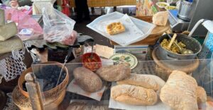 Florence: City Highlights and Street Food Walking Tour - Meeting at Piazza dell’Unità Italiana and how the tour stays easy
